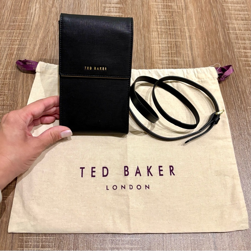 ▫️Ted Baker black saffiano leather phone crossbody (gold-tone hardware)